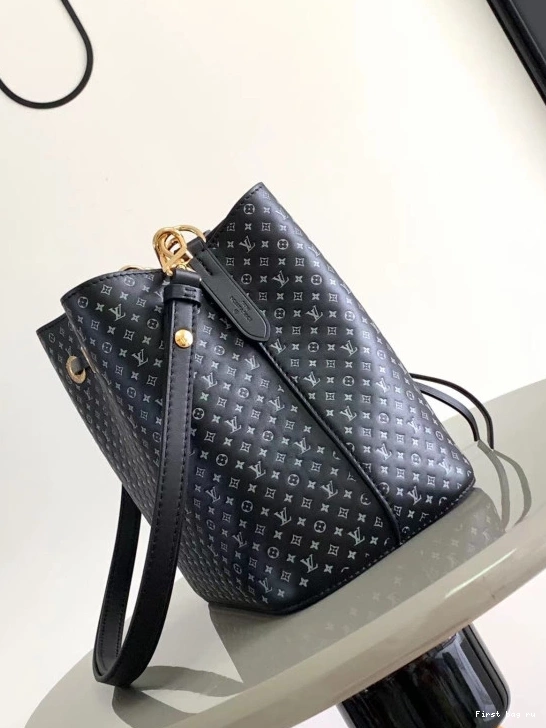 First bag ru NÉONOÉ VUITTON BB LOUIS 0710